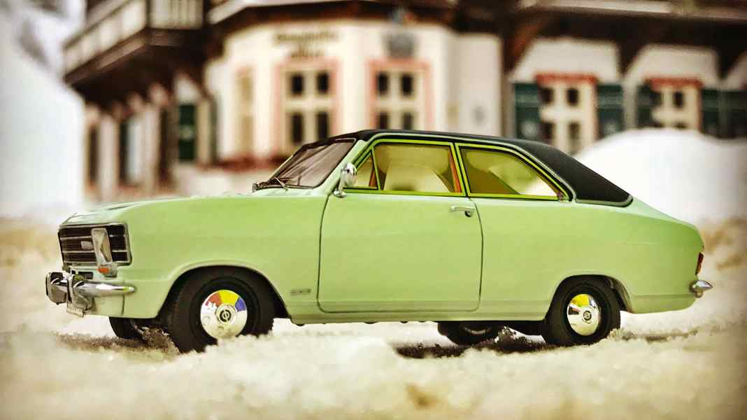 Mit mehr Lametta: ’67 Opel Olympia A von Neo Scale in 1:43