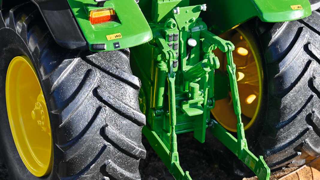 John-Deere-Duo von Schuco in 1:32 & 1:18 - Oh my Deere!