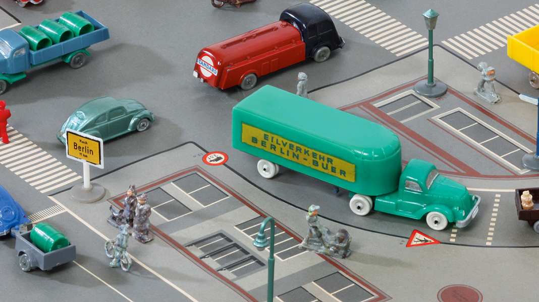 Das Drum und Dran: Garagen, Zubehör und Co bei Wiking