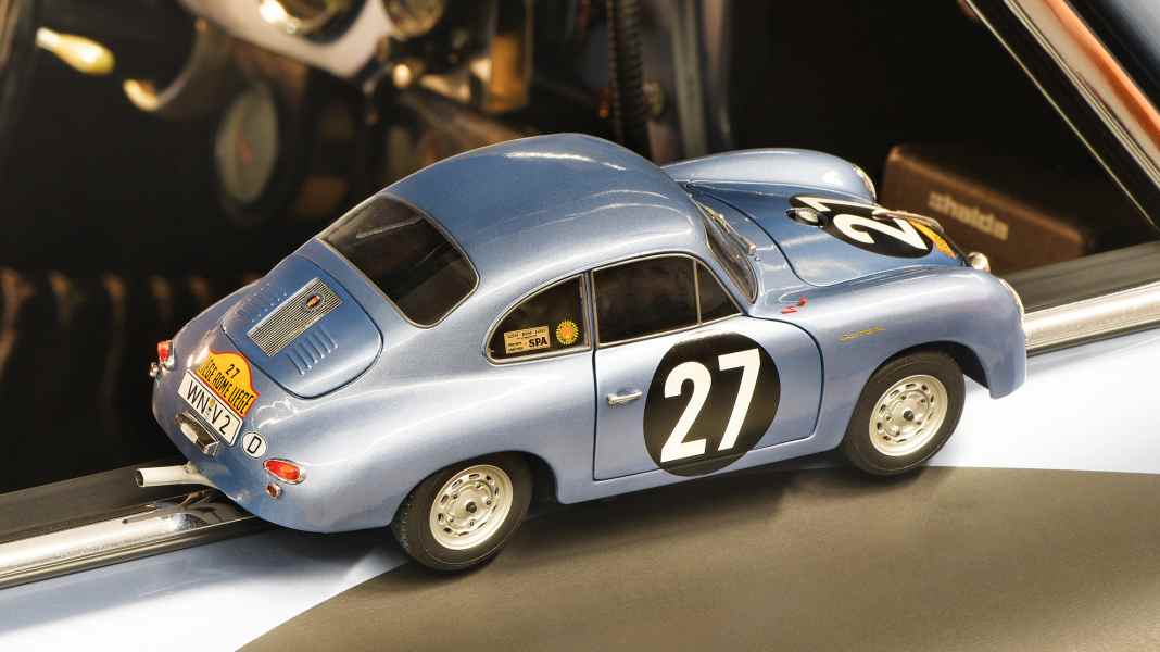 ’57 Porsche 356 V2 von Schuco in 1:18 – Strählender Held