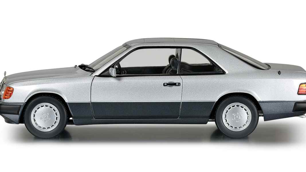 Kurz und gut: Mercedes-Benz CE 300-24 (C 124) von Norev in 1:18