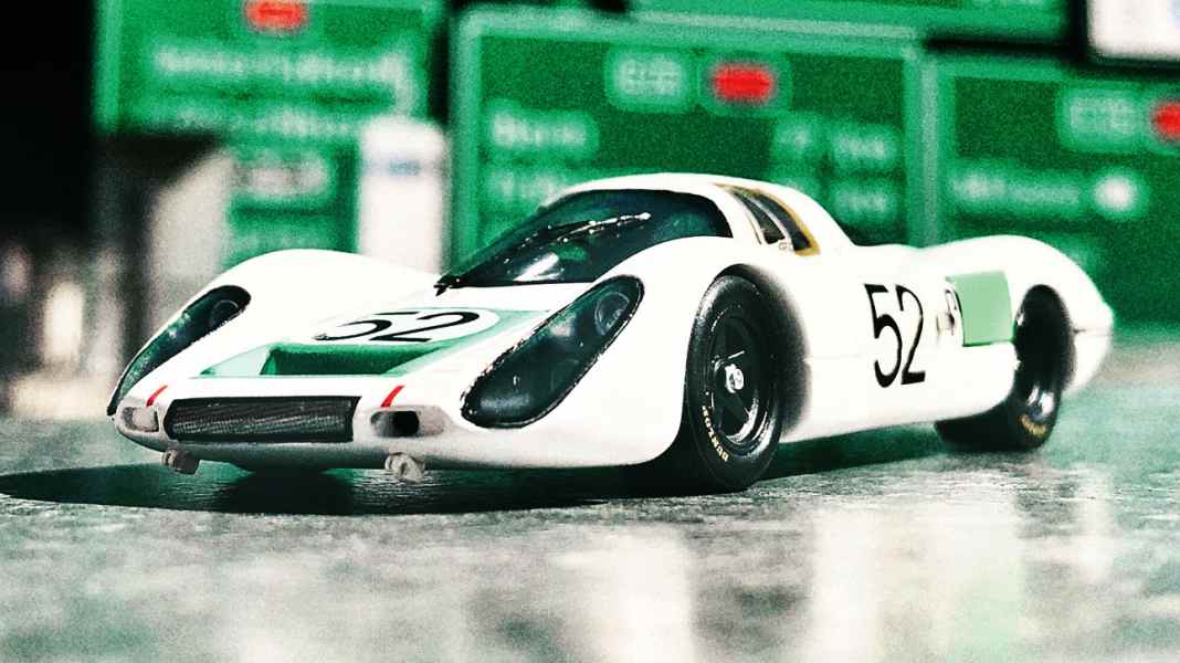 Rechtsgesteuert: ’68 Porsche 907 LH Daytona von Spark in 1:43