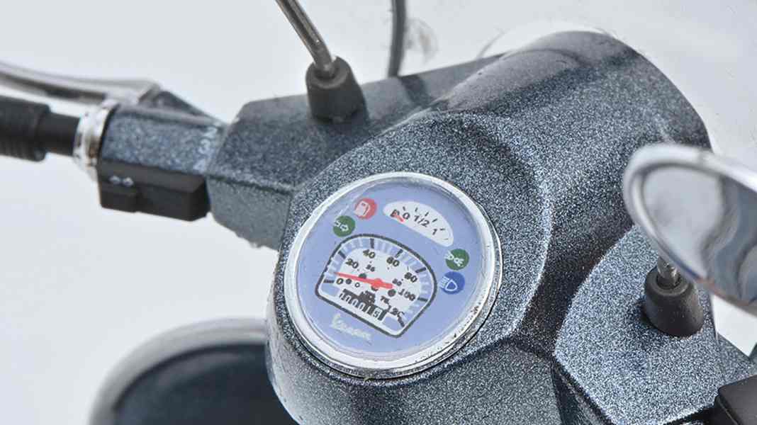 Der Dauerroller: Zwei neue Piaggio Vespa PX von Schuco in 1:10