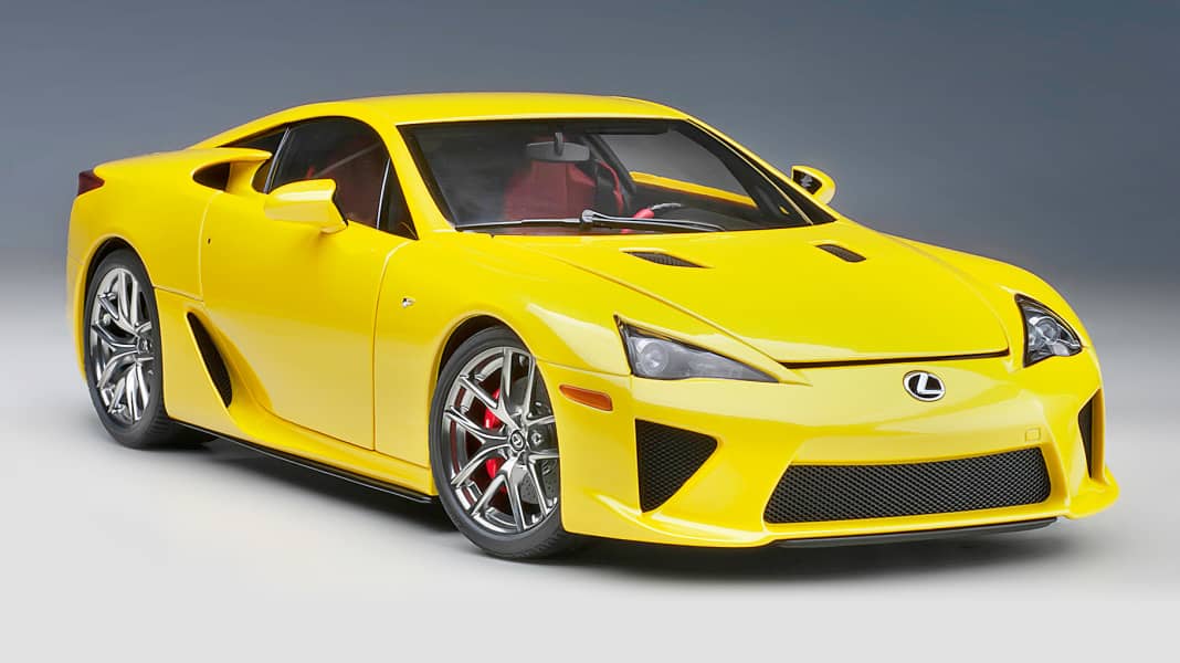 Zeitmaschine: ’10 Lexus LFA von Autoart in 1:18