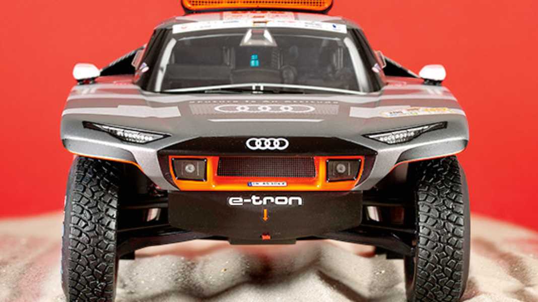 Wüster König: Audi RS Q e-tron in 1:43 & 1:18