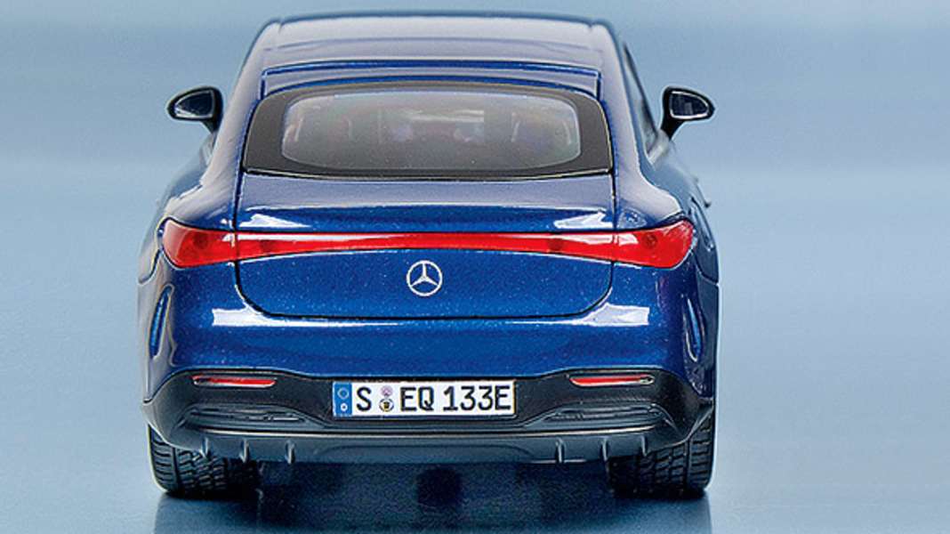 Einladend: Mercedes-Benz EQS von Maisto/Bauer in 1:27