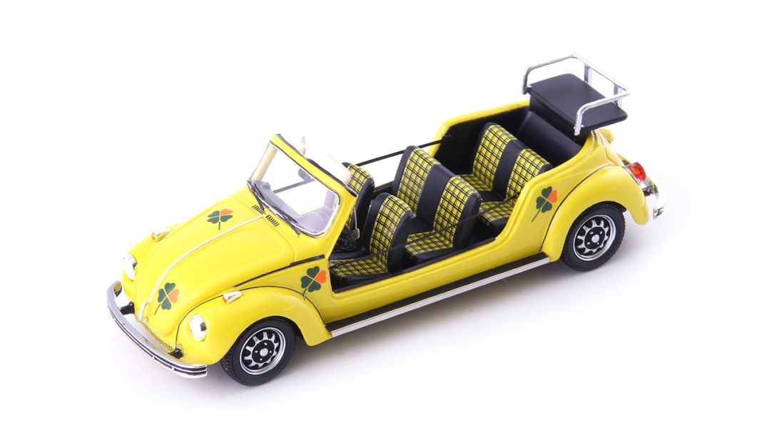 Der “Platz an der Sonne” im VW Maxikäfer kommt in 1:43 von Auto-Cult