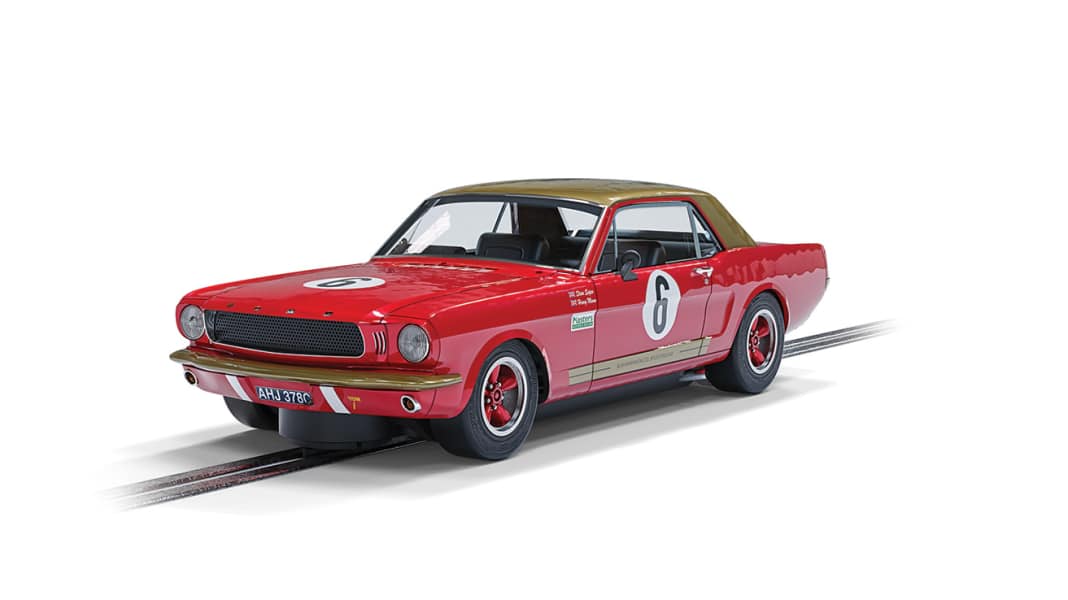 Scalextric bringt drei knackige Mustang-Oldies für die Autorennbahn in 1:32