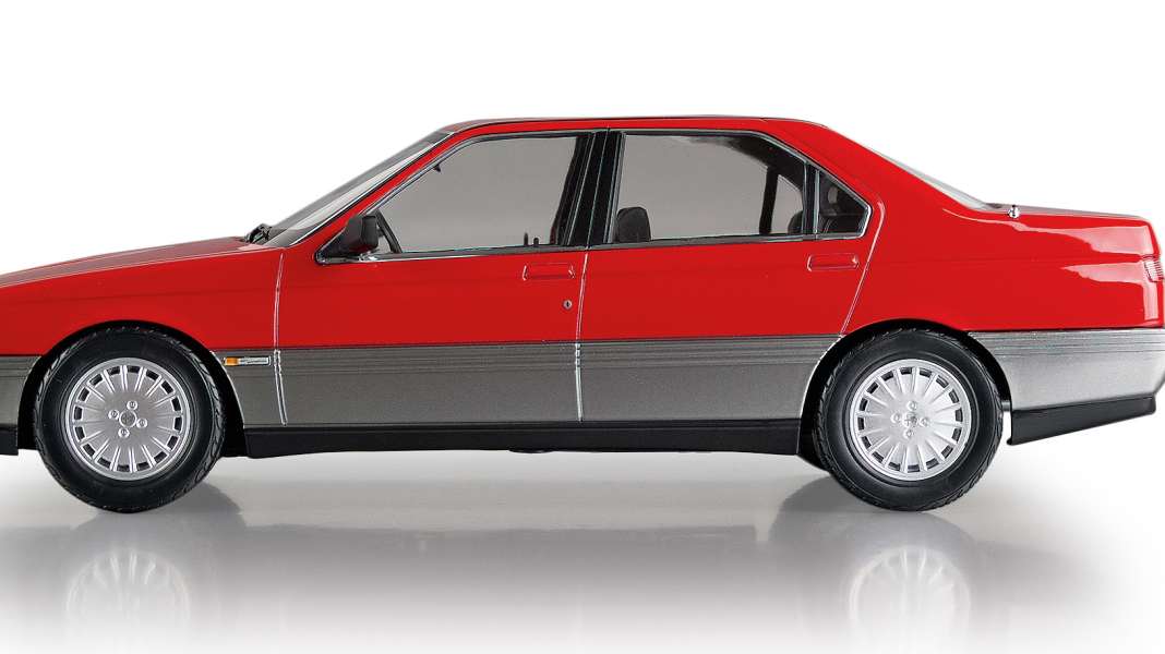‘90 Alfa Romeo 164 von Norev in 1:18 – Code Alberto