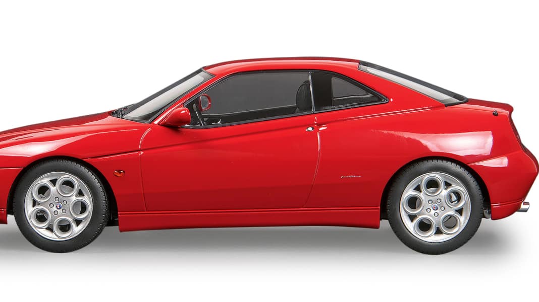 Alfa Romeo GTV (Tipo 916) von norev in 1:18 –Simply RED