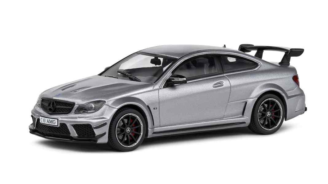 Dieser AMG-Kracher in 1:43 von Solido ist alles andere als eine silbergraue Maus!
