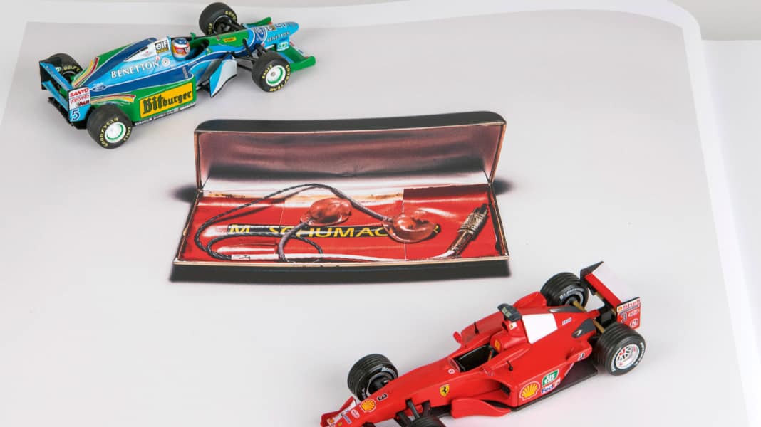 Zwei Schumi-Flitzer in 1:43 und ein Buch – Wagen-Rennen