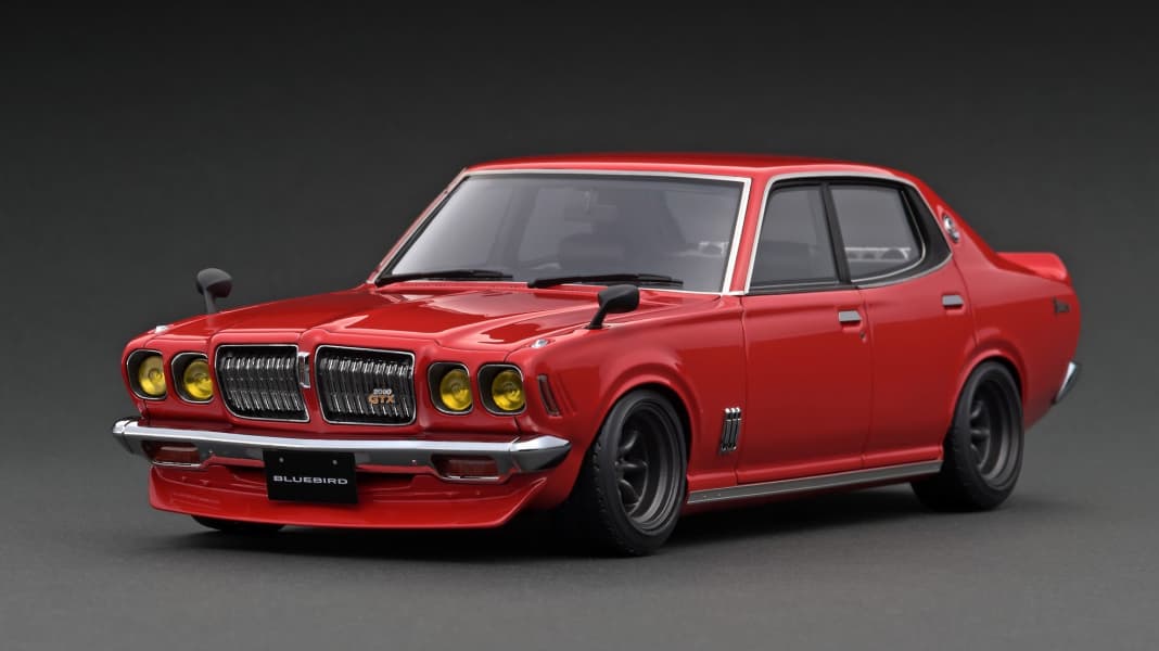 Iginition Modell macht den Nissan Bluebird zum Brandstifter – in 1:18