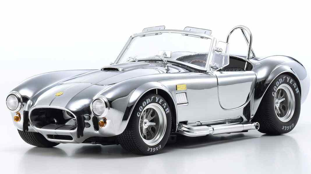 Kyosho macht die AC Cobra 427 S/C zum 1:18-Strahlemann in Chrom