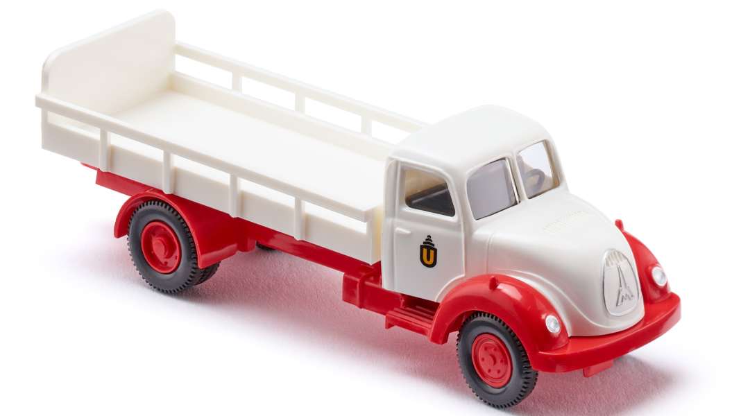 Starkes Comeback auf der Intermodellbau von Wiking mit zwei 1:87-Brummis für Dortmund