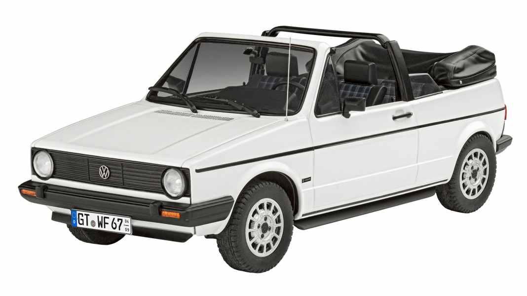 Revell feiert mit seinem 1:24-Erdbeer-Körbchen 50 Jahre VW Golf