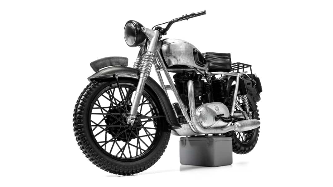 Triumph Trophy TR6 aus “Great Escape” kommt von Corgi in 1:12