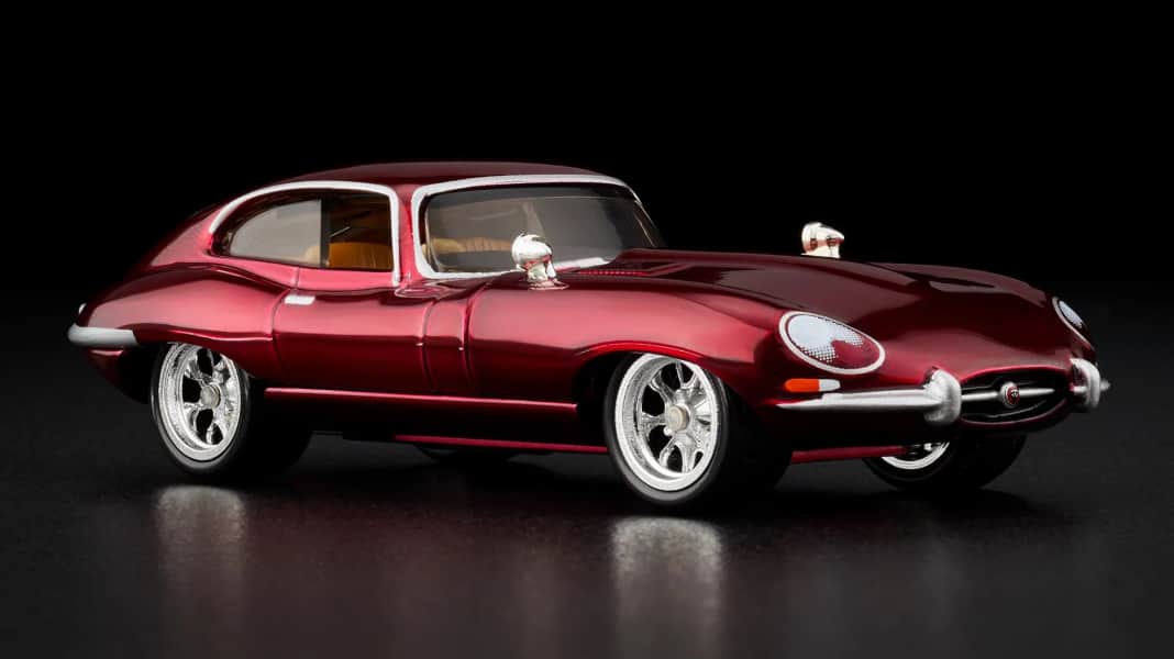 Jaguar E-Type im Spectraflame-Oxblood-Look von Hot Wheels in 1:64