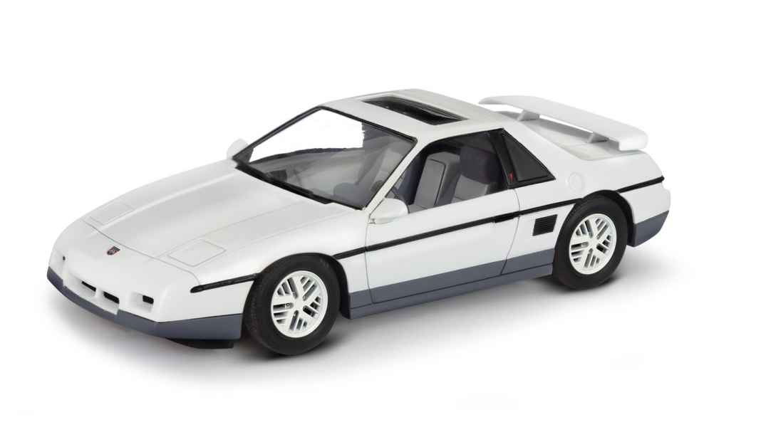 Plastik-Flop: Revell gibt mit dem `85 Pontiac Fiero als 1:24-Plastikkit Vollgas!