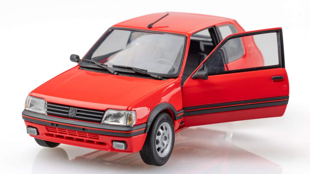 Heller bringt Peugeot 205 in 1:24 und weitere Bausätze