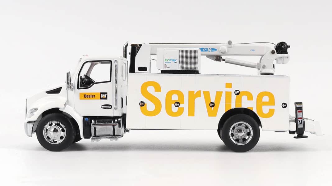 Kenworth T380 Kran rollt bei Diecast Master in 1:50 an