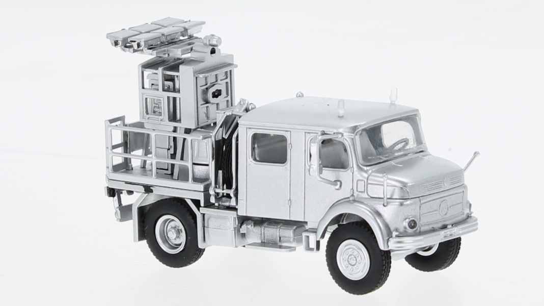 Bei Brekina sind Mercedes-Benz-Neuheiten 2024 ganz groß im Einsatz