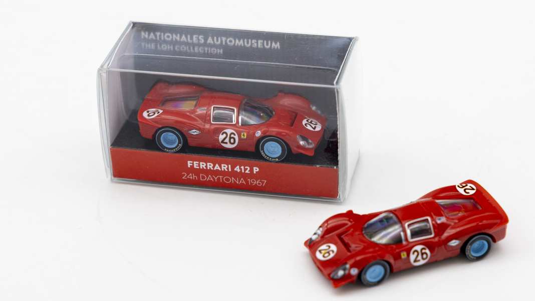 Diese beiden Hammer-Ferrari von Wiking für das NAM starten in H0 durch!