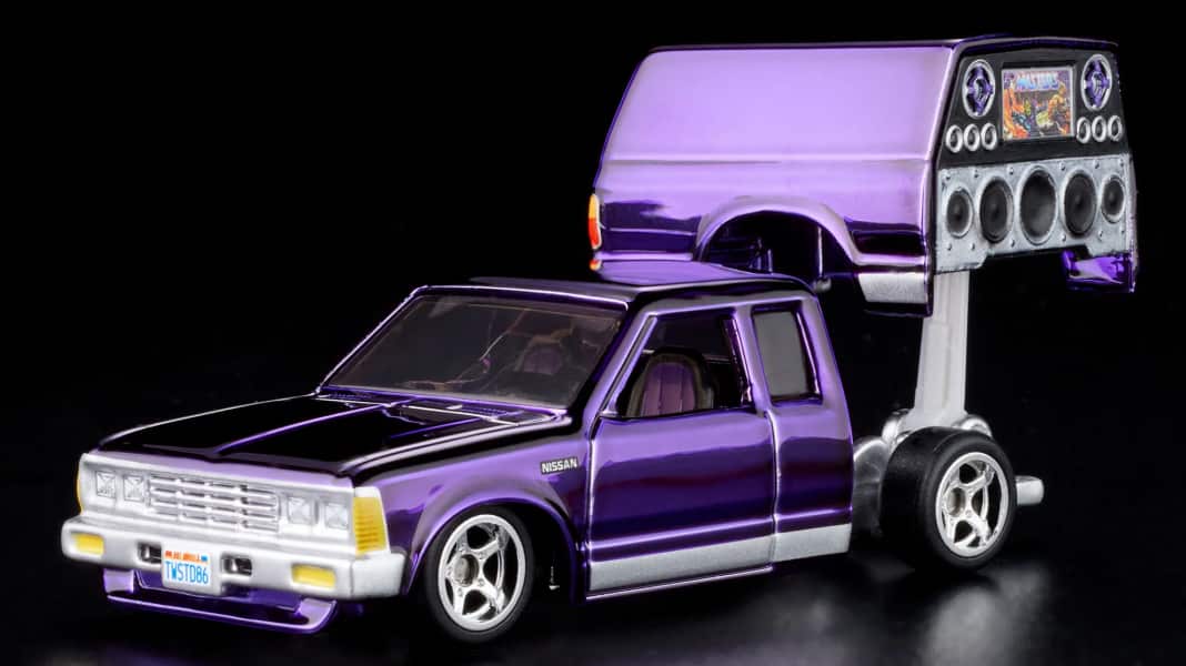 Dieser Nissan von Mattel in 1:64 hat seinen Ghetto-Blaster immer dabei!