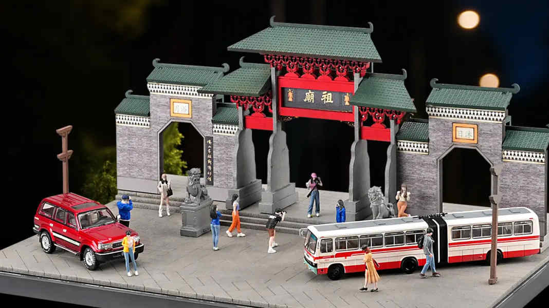 Foshan-Tempel in 1:64 – Diorama aus Hongkong liefert Top-Kulisse für Nissan, Honda und Co