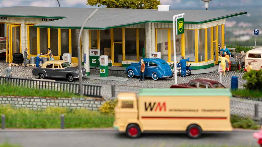 Häuslebauer Faller tankt ab sofort in HO bei der BP auf