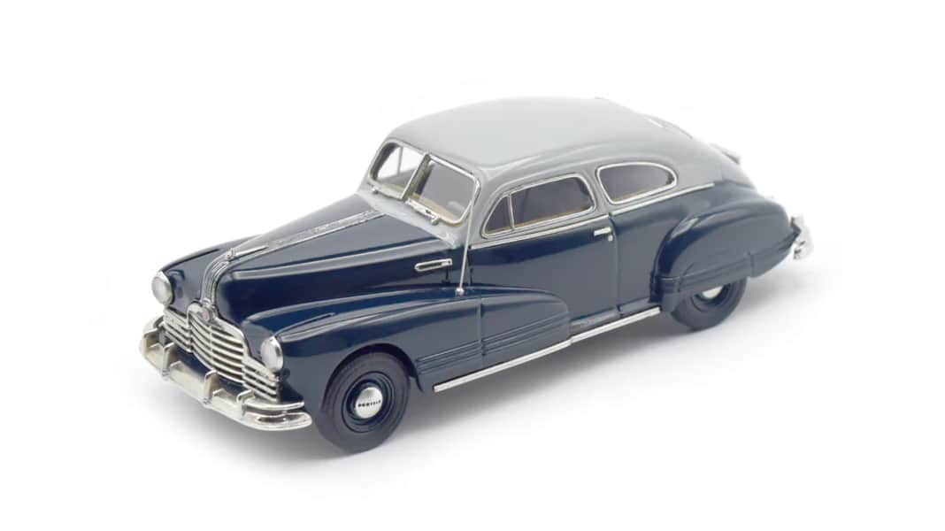 Der Pontiac Torpedo von Brooklin in 1:43 kommt schnittig daher