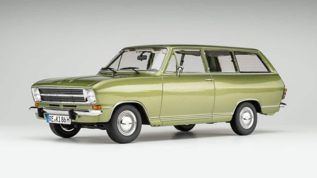 Opel Kadett B Caravan startet als 1:18-Kombi mit Die-Cast-Karosserie