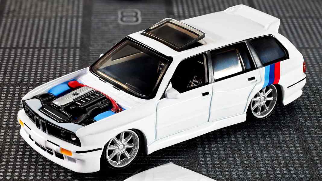 BREAKING NEWS: Hot Wheels zeigt Touring-BMW als 1:64-Modell