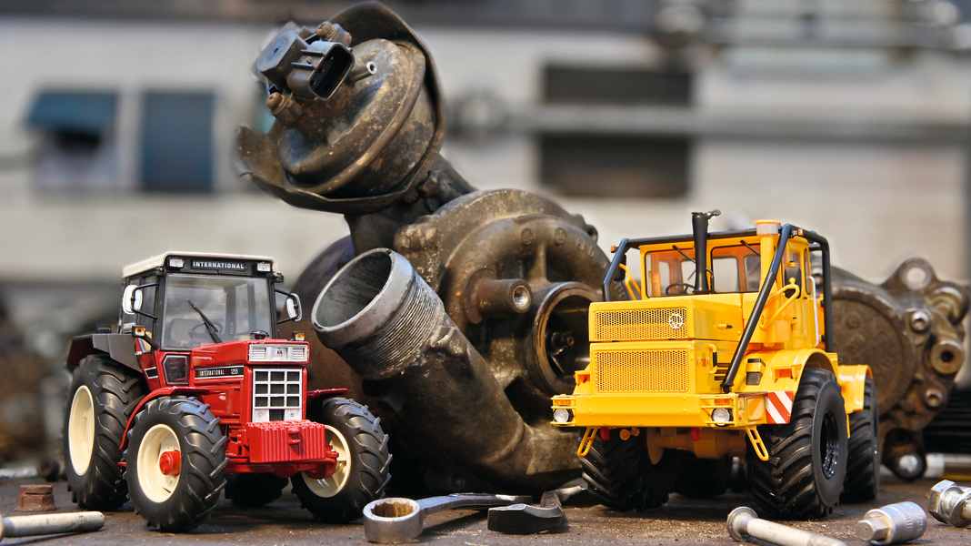 PS-Dünger: Zwei Turbo-Traktoren von Schuco in 1:32