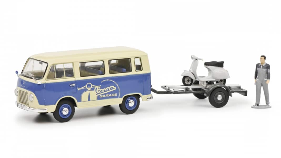 Schuco aus Fürth: Wenn ein Ford dem Vespa-Roller in 1:43 hilft