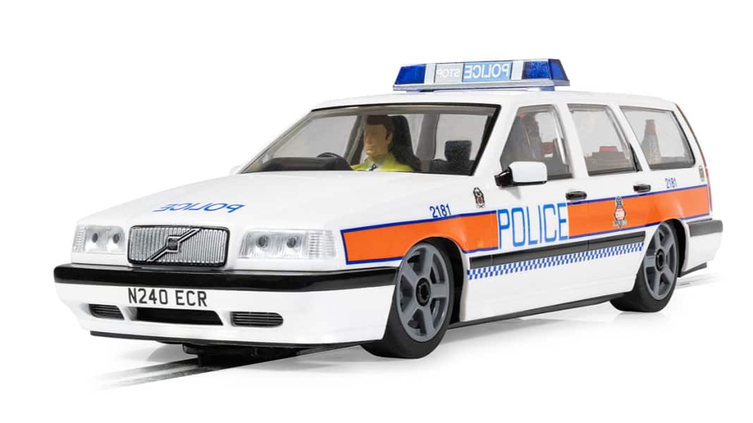 Scalextric bringt Volvo 850 Police Edition für die Schlitzpiste in 1:32