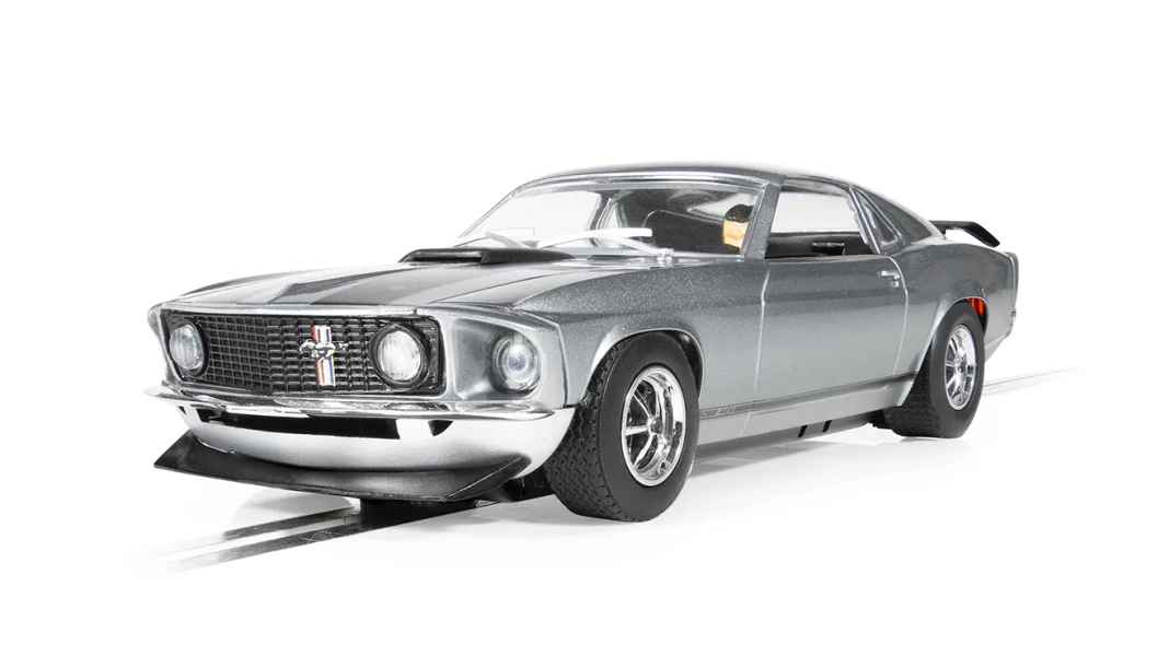 John Wicks Mustang flitzt in 1:32 dank Scalextric über die Rennbahn