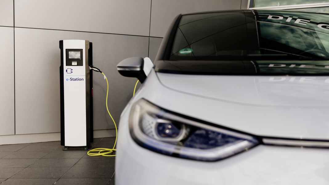 Bidirektionales Laden macht E-Autos für jeden zu sparsamen Energiespeichern