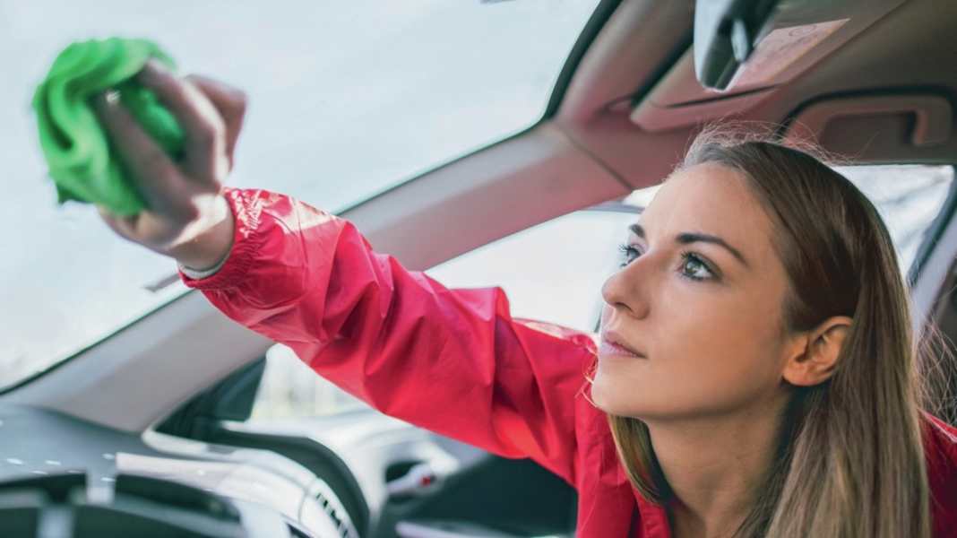 Schimmelbildung im Fahrzeug: Wie beugt man Schimmel im Auto vor?