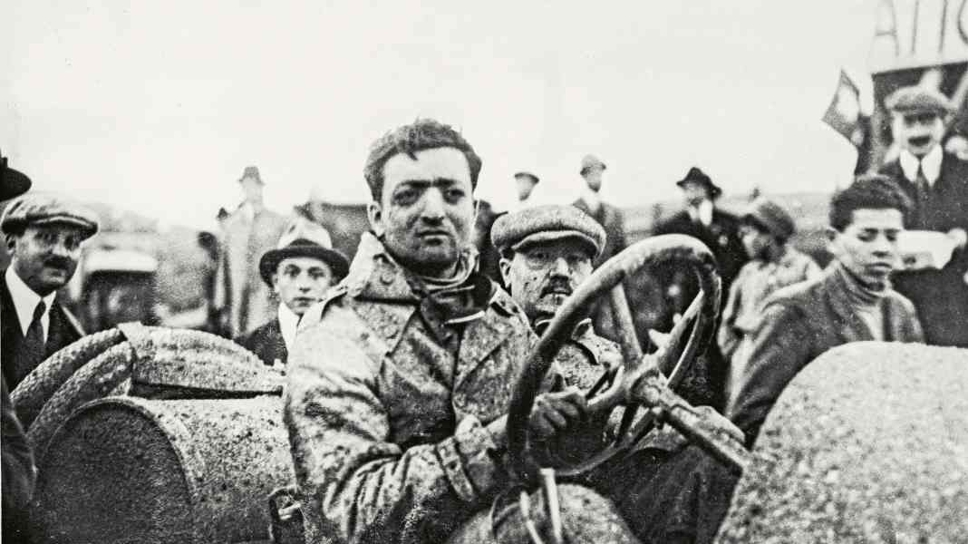 Die ultimative Enzo-Ferrari-Biografie – ENZO klopädie