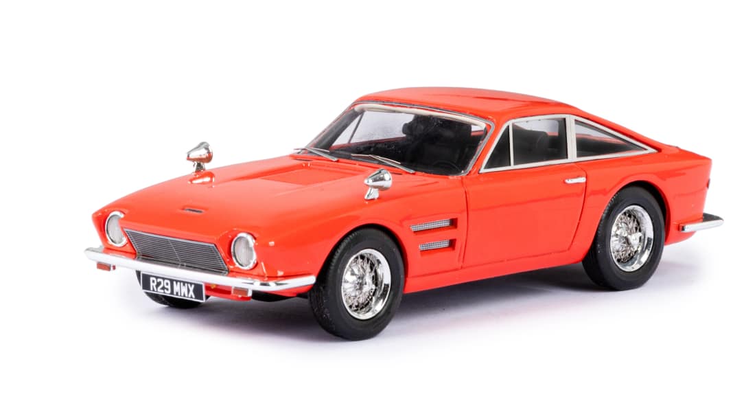 Der Trident, der eigentlich ein TVR hätte werden sollen, kommt in 1:43.