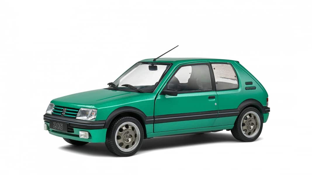 Der Peugeot 205 trägt bei Solido in 1:18 zum Geburtstag Grün!