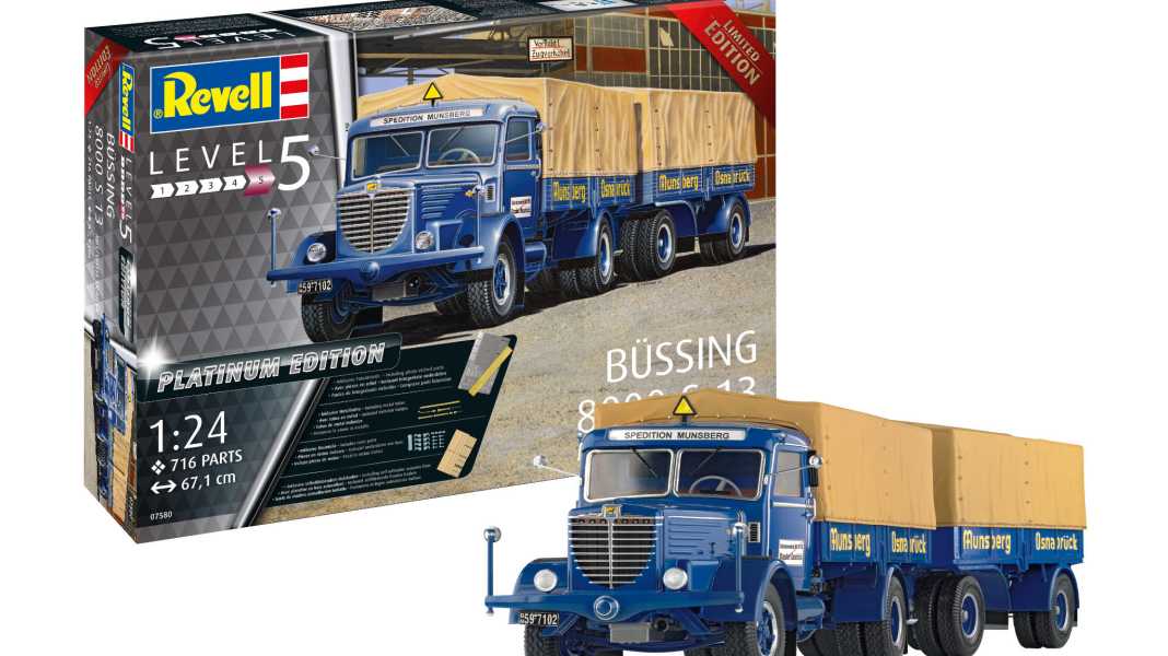 Revells schöner Zug: der Büssing 8000 fährt in 1:24 vor