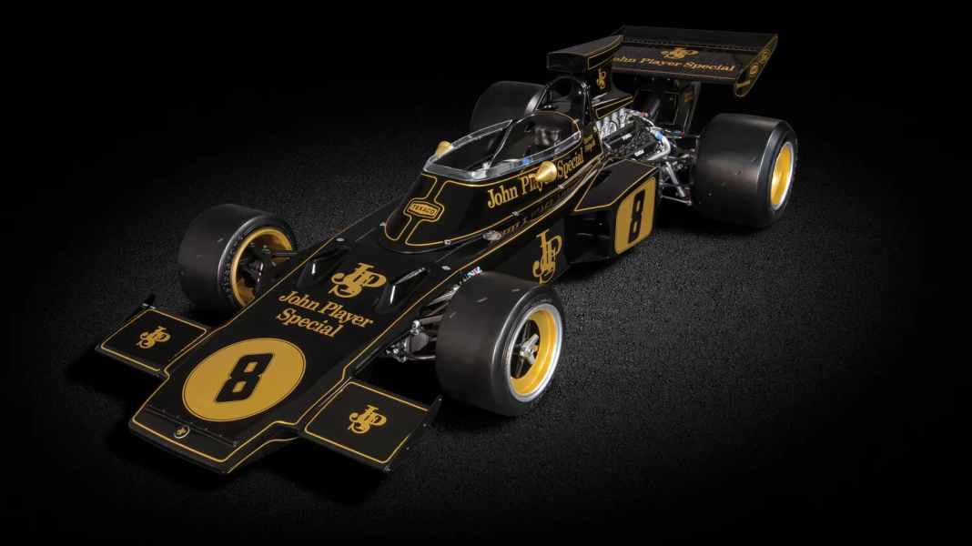 Pochers schwarz-goldene Lotus-Legende kommt bald als Kit im Riesenmaßstab 1:8
