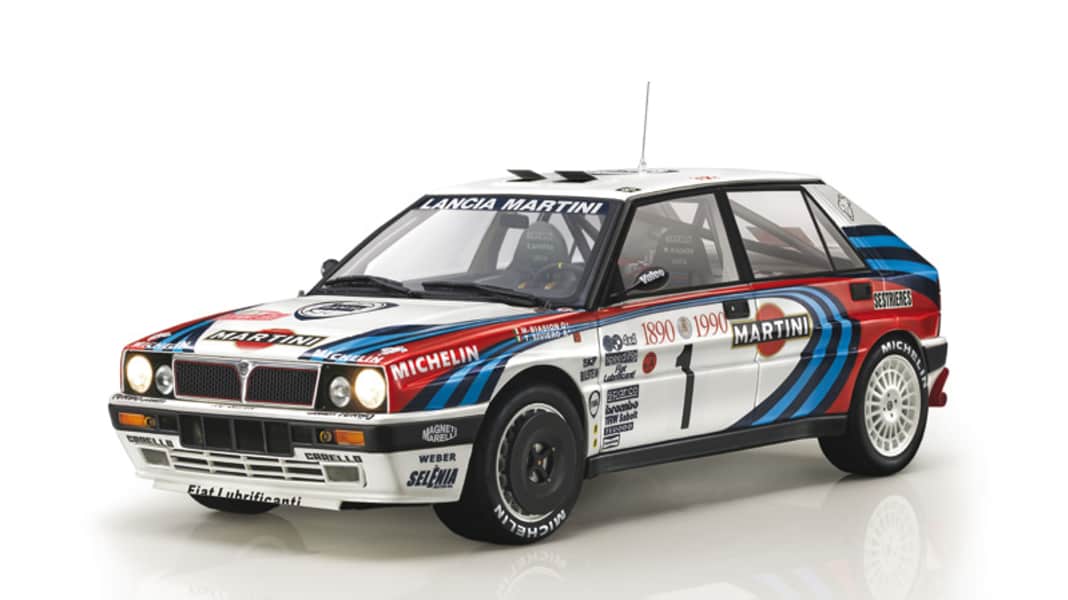 Italeri bringt Riesenbausatz des Lancia Delta HF Integrale 16 V in 1:12