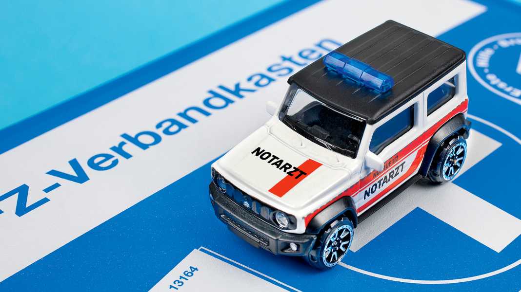 Erste Hilfe: Suzuki Jimny „Notarzt“ von Majorette in 1:64