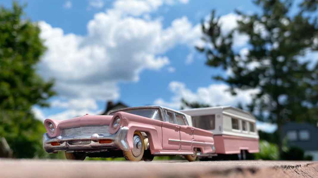 Lincoln-Gespann von Dinky und Siku in 1:43 – V8-Gespann