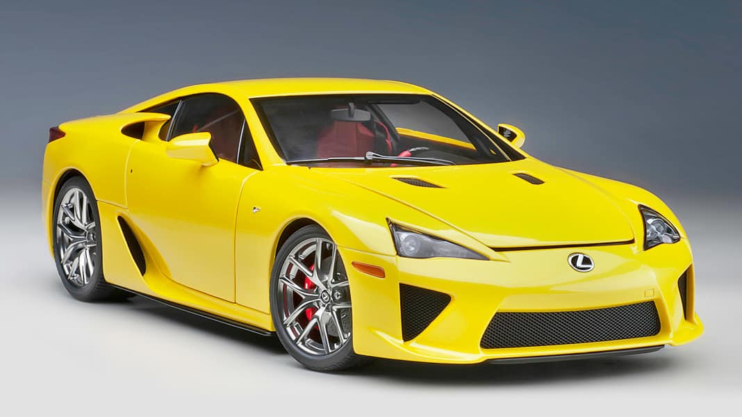Zeitmaschine: ’10 Lexus LFA von Autoart in 1:18