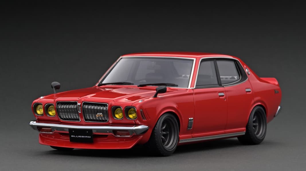 Iginition Modell macht den Nissan Bluebird zum Brandstifter – in 1:18