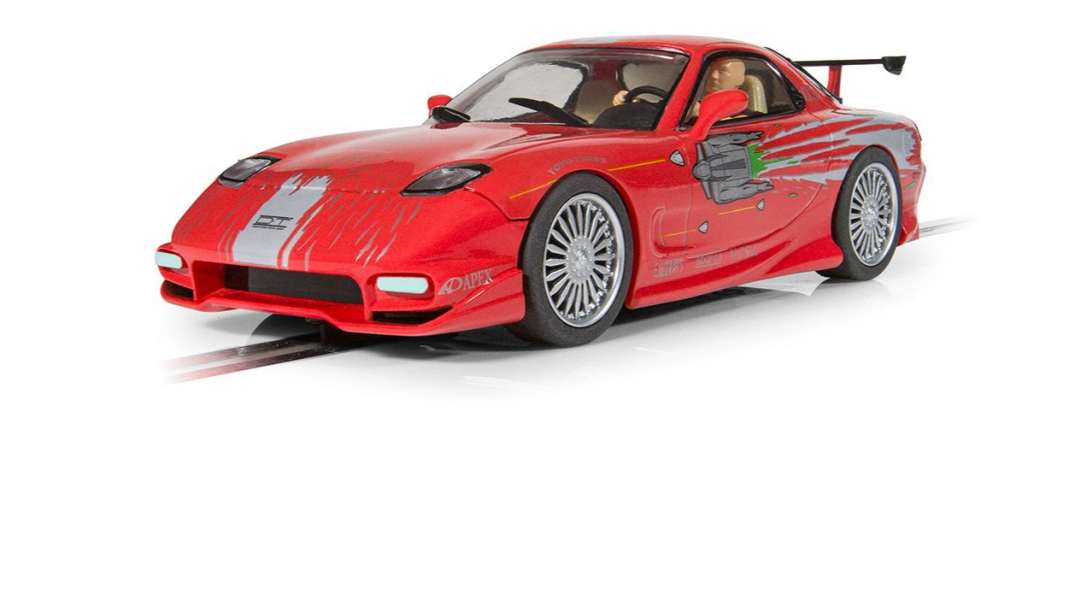 Scalextric bringt Dom Torettos roten Mazda RX-7 in 1:32 auf die Bahn
